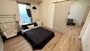 2 bedrooms, desk, iron/ironing board, free WiFi