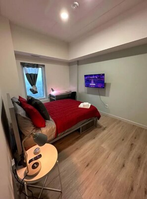 2 bedrooms, desk, iron/ironing board, free WiFi
