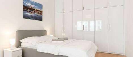 書桌、熨斗/熨衫板、免費 Wi-Fi、床單