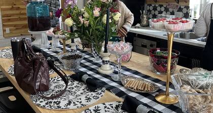 Rural farmhouse minutes from Caballo Lake!