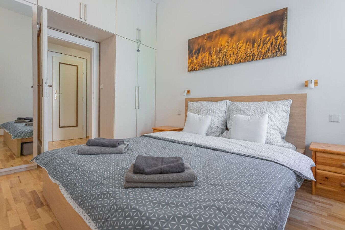 Schreibtisch, Bügeleisen/Bügelbrett, Reisekinderbett, kostenloses WLAN