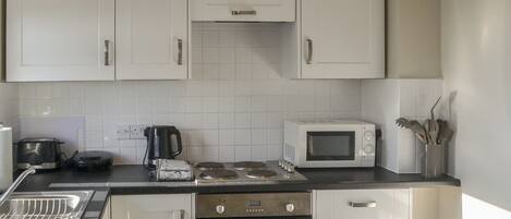 ハイチェア、冷凍庫