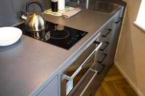 Fridge, oven, stovetop, coffee/tea maker - ⚡️ 𝓓𝓮𝓼𝓲𝓰𝓷 𝓐𝓷𝓭𝓮𝓵, WalkScore 99%, Balcony for smokers (Prague)