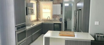 LUQUILLO BEACH & RAINFOREST,LUX. VILLA 33 GUESTS!