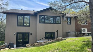 Exterior - Country Oasis - King Bed w/Tempur-Pedic matress.  (Guelph)