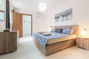 3 Schlafzimmer, Reisekinderbett, kostenloses WLAN, Bettwäsche