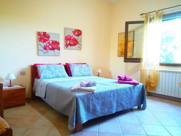 2 bedrooms, free WiFi, bed sheets - Villa near the sea submerged in greenery (Teulada)