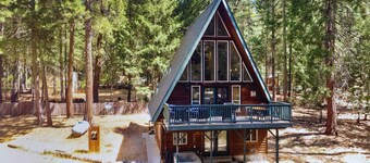Lassen A-Frame Cabin w/ Hot Tub