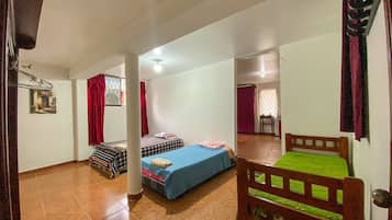 1 habitación, wifi y ropa de cama
