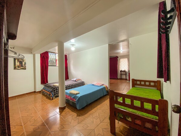 1 bedroom, WiFi, bed sheets - Cálido alojamiento cerca de todo (Tena)