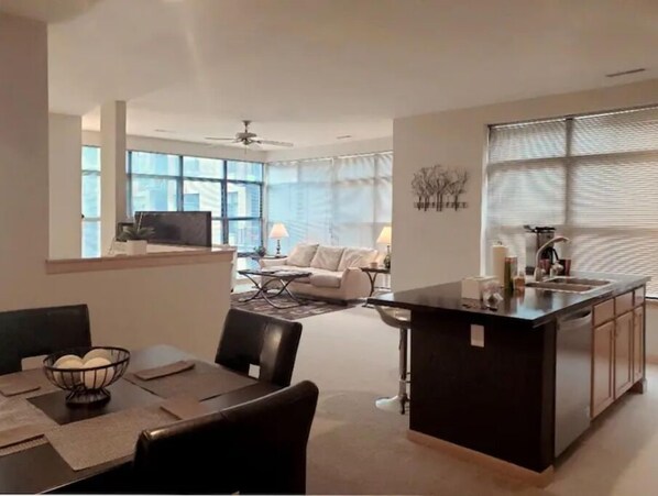 Interior - GL 136 APT 409 2BD/2BA Apartment-Milwaukee WI (Milwaukee)