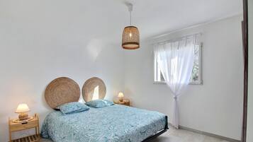 2 Schlafzimmer, Bügeleisen/Bügelbrett, kostenloses WLAN