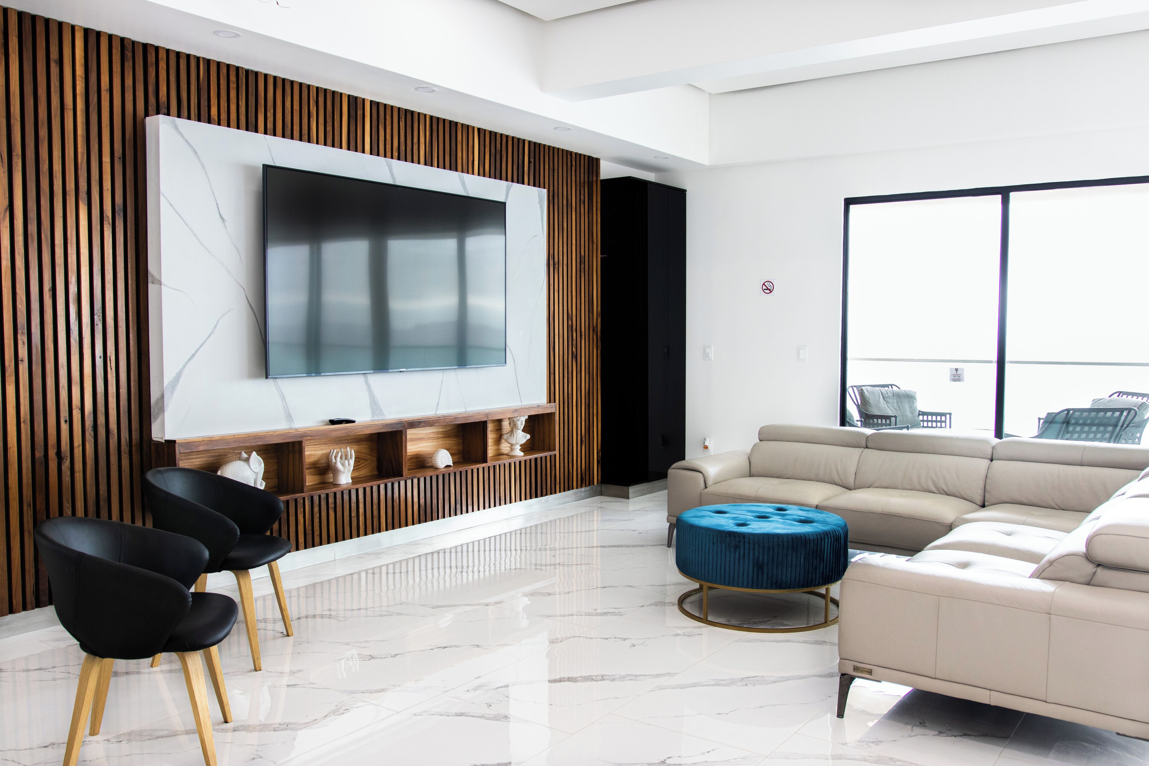 Luxury Apartment | Living area | TV, streaming services