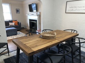 Dining - Cozy Bungalow in Park Circle (North Charleston)