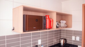 Hochwertige Bettwaren, Minibar, individuell dekoriert, Schreibtisch