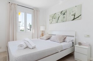 2 bedrooms, iron/ironing board, free WiFi, bed sheets - YourHouse Llimonera, beach flat in Puerto de Pollença (Port de Pollença)