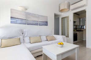 TV - YourHouse Llimonera, beach flat in Puerto de Pollença (Port de Pollença)