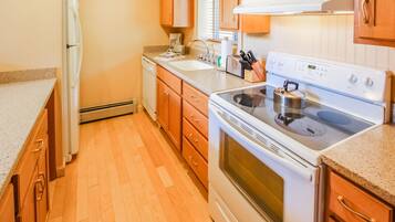 Refrigerador, microondas, parrilla de estufa y lavavajillas