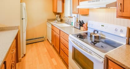 4 Star resort in the heart of the White Mountains 2BR Unit