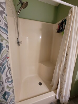 Shower, toilet paper - Large grassy creekside tent site! (Del Rio)