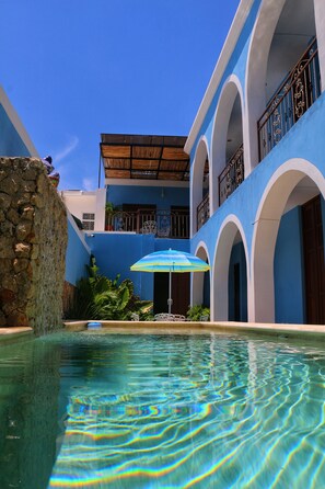 Outdoor pool - Hotel Casa Azuli (Mérida)