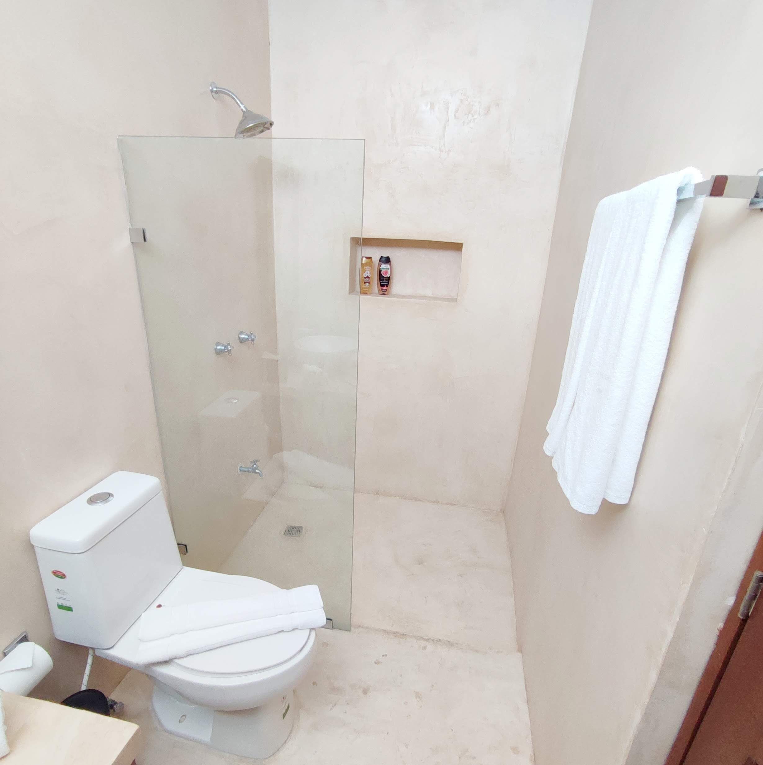 standard room, 3 bedrooms | bathroom | shower, hair dryer
