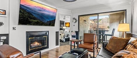 Smart TV y chimenea