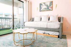 Interior - Private Balcony - Pickle Ball - Beach and Pool (Tybee Island)