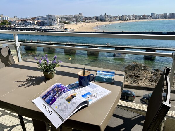 Outdoor dining - Lumineux & Vue exceptionnelle. Parking (Les Sables-d'Olonne)