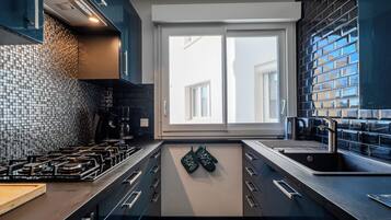 Réfrigérateur, micro-ondes, four, lave-vaisselle