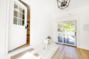 Interior - Luxury New Haven Retreat • Private Pool, Gym, Cinema • Near Yale & Beaches (New Haven)