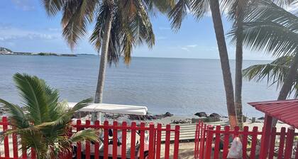 Studio facing the sea and only 15 minutes from the public ferry