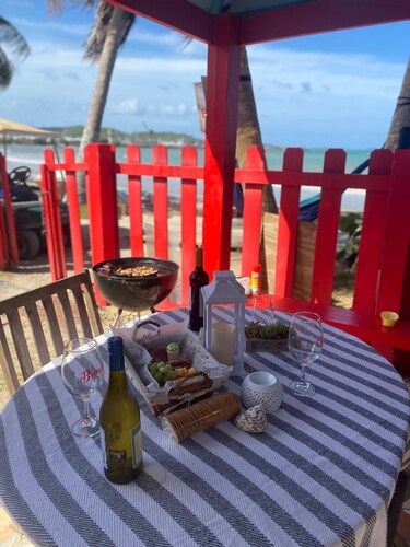 Studio facing the sea and only 15 minutes from the public ferry