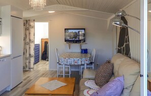 TV - Gorgeous apartment in Bengtsfors (Bengtsfors)