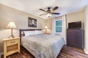 4 bedrooms, free WiFi, bed sheets - Piece of Paradise (Sevierville)