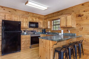 Cabin, Multiple Beds, Hot Tub, Mountain View | Private kitchen | Fridge, microwave, oven, stovetop