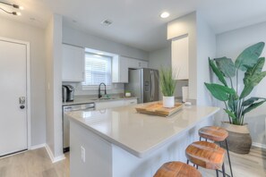 Condo, 1 King Bed with Sofa bed, Balcony, Pool View | Private kitchen | Fridge, microwave, oven, stovetop