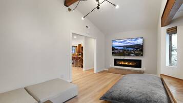 Rumah, Beberapa Tempat Tidur, hot tub, pemandangan gunung (Southern Pines) | 3 kamar tidur dan didekorasi berbeda-beda