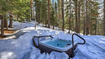 House, Multiple Beds, Hot Tub, Mountain View (Southern Pines) | Outdoor spa tub