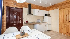 Coffee/tea maker, fridge, microwave, stovetop - 1 bedroom beautiful apartment in Jaroslawiec (Jaroslawiec)