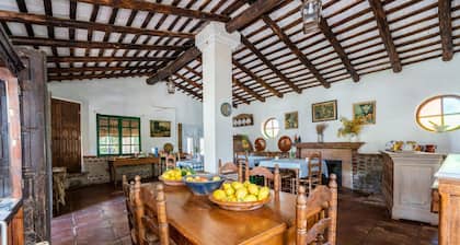 Lovely home in Cazalla de la Sierra