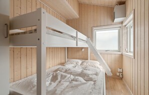 2 bedrooms, free WiFi