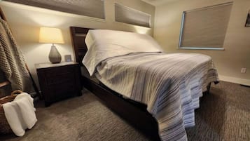 2 bedrooms, travel cot, free WiFi, bed sheets