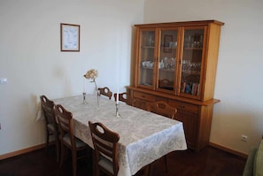 Dining - Pia's Place - Apt with sea view (Caniço)