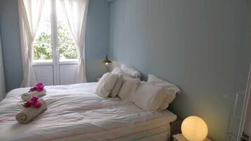 1 bedroom, internet, bed sheets