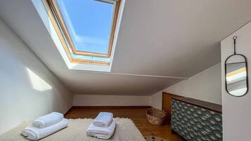 2 bedrooms, Internet, bed sheets