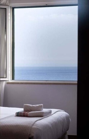 2 bedrooms, internet, bed sheets