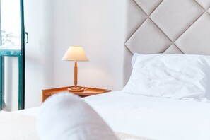 Desk, iron/ironing board, internet, bed sheets - Varandas Funchal-Near center (Funchal)