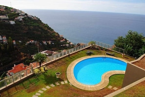 Unclassified image, 2 of 18, button - Plaza Bay Luxury Apartment with Swimming Pool (Calheta)