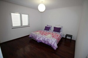 2 soveværelser, skrivebord, strygejern/strygebræt, gratis internetadgang